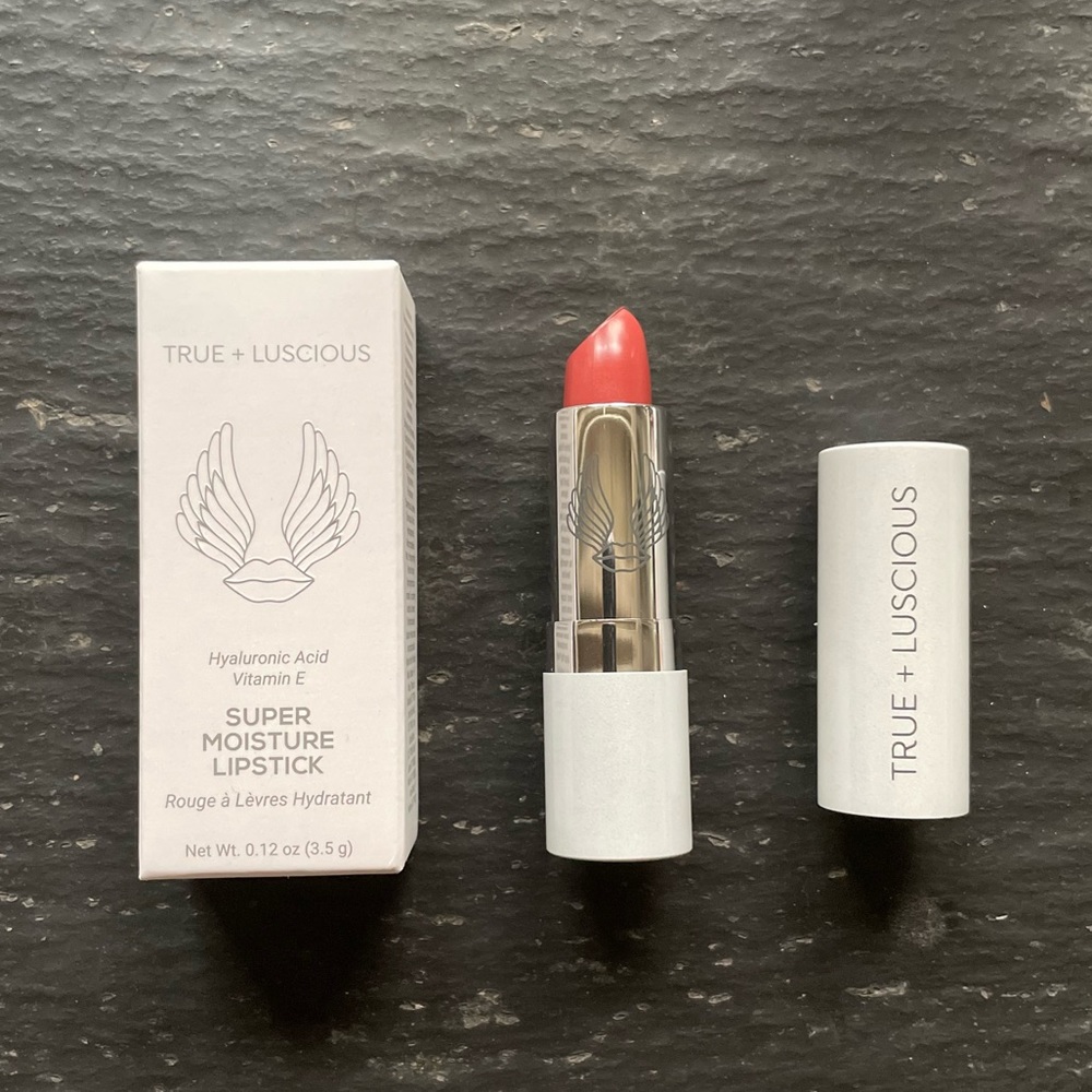 [True+Luscious] Super Moisturizer Lipstick